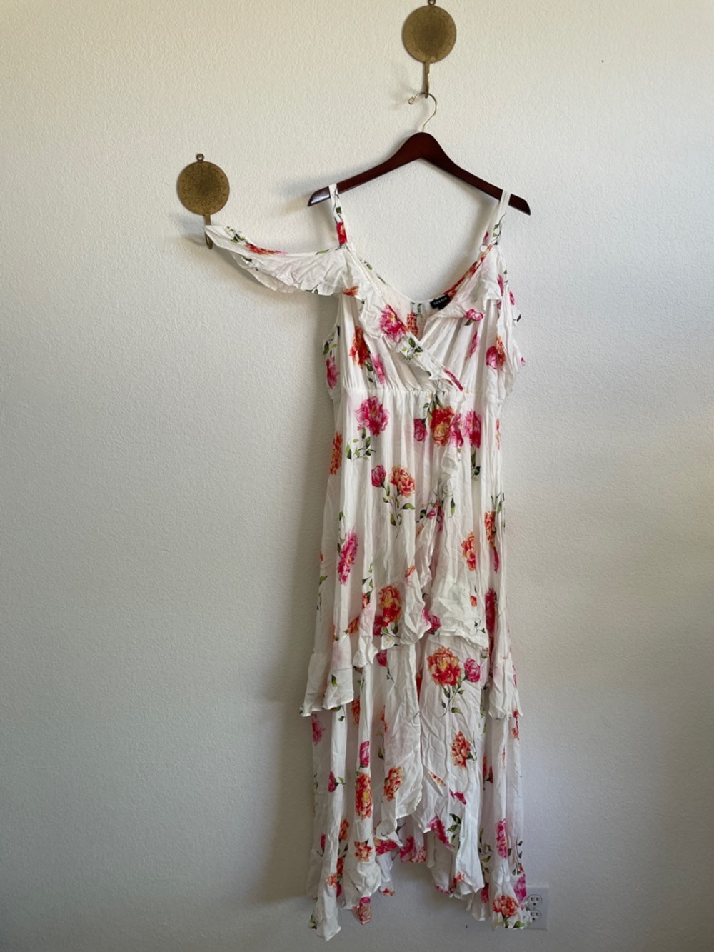torrid White Floral Asymmetrical Dress with Pink & Coral Blooms Size 2 NWT